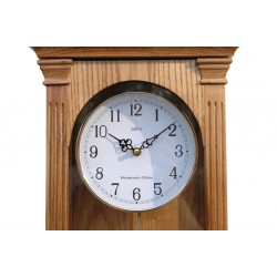 zegar na ścianę drewniany z jasnego drewna wiszący